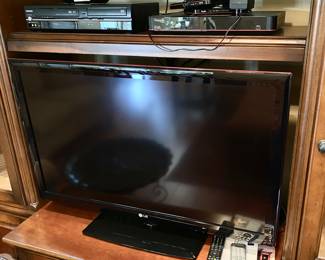 Working Flat screen tv and DVD player recorder.