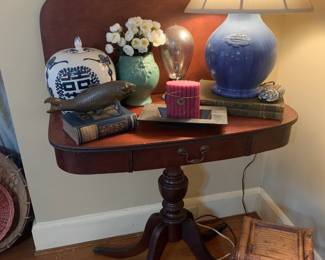 Mahogany flip top Duncan Phyfe style table 