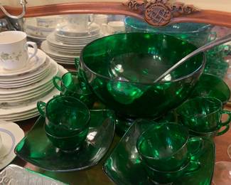 Green punchbowl set 