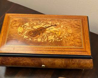 Sorrento Inlaid Music Box