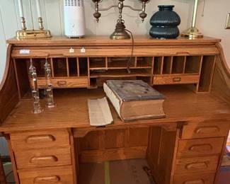 Roll top desk