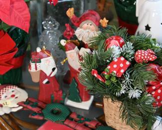 Charming folk art Christmas decor