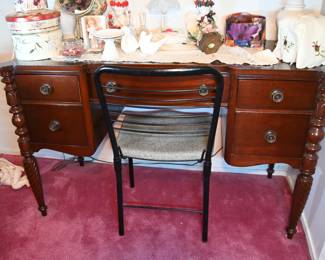Gorgeous mahogany spool spindle desk