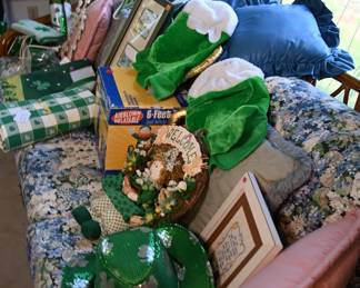Plenty of fun St Patrick's Day decorations and party accessories!