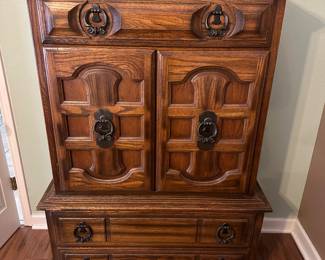 Vintage dresser