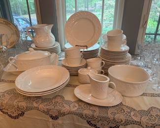 Mikasa English Countryside White DP900 China (76pc)