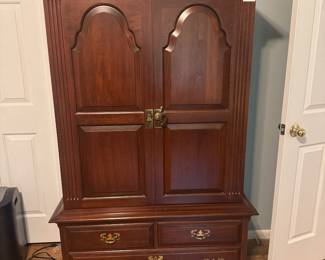 Pennsylvania House 2 Door / 3 Drawer Gentleman's Chest / Armoire (40"W x 22"D x 65"H)