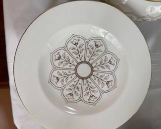 Royal Crown Derby "Exeter" Bone China (37pc)