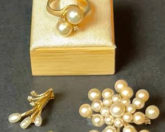 14K Gold Cultured Pearl and Diamond Ring with Matching Pearl Jewelry