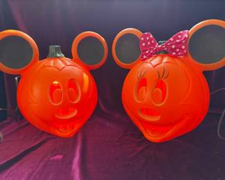 Mickey And Minnie Mouse Light Up Pumpkins 