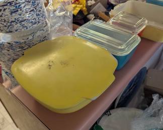 Vintage Pyrex yellow
