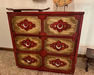 chest of drawers