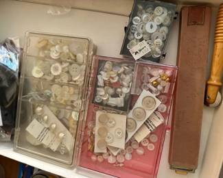 Assorted buttons
