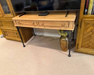media stand/desk