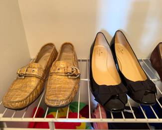 Stuart Weitzman loafers gold/beige crocodile with buckle