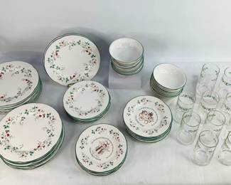 Pfaltzgraff winterberry dish ware