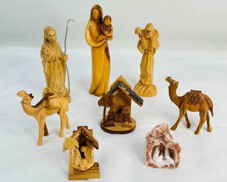 Wooden nativity figurines