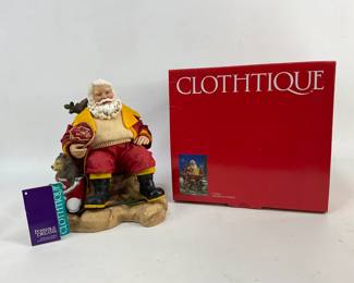 Clothique Santa figurine