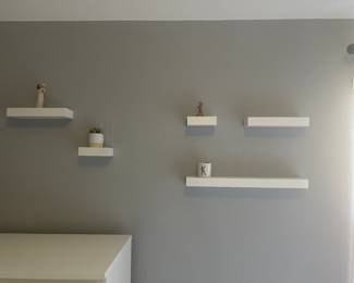 Floating shelves 
