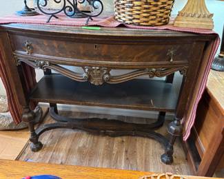 Lovely vintage cabinet