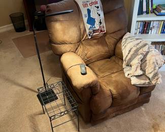 Nice large lift chair
