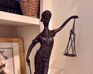 Statue
