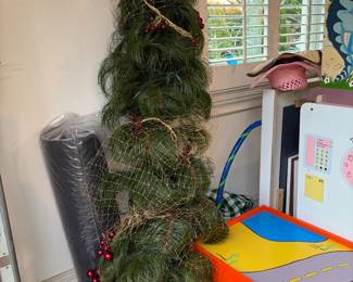 Skinny tree great for apt 