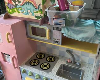 Child play kitchen 