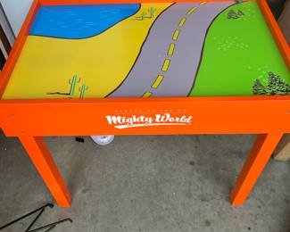 Mighty world play table 