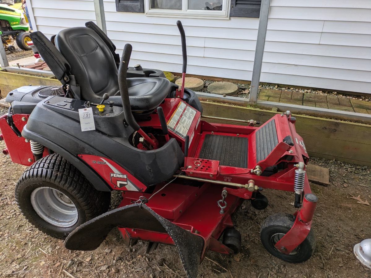 Ferris IS5002 26 HP 387 Hours 48 Cut