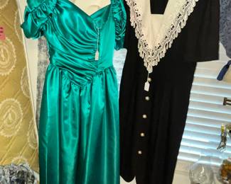 VINTAGE DRESSES