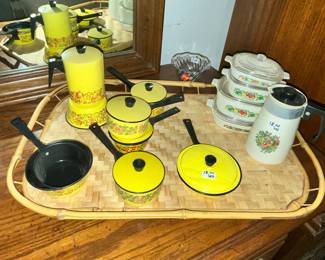 VINTAGE KID'S COOKWARE & KID'S CORNING WARE