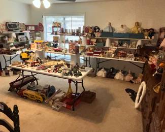 THE VINTAGE TOY ROOM!