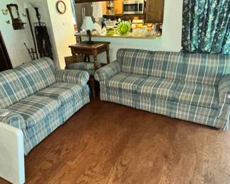 VINTAGE THOMASVILLE SOFA & LOVE SEAT