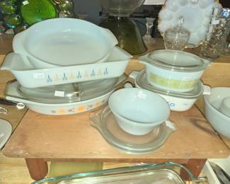 VINTAGE FIRE KING & PYREX!