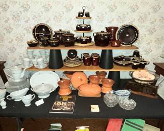 LOTS OF VINTAGE OVENWARE