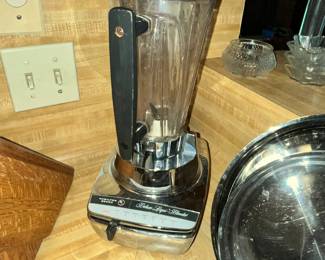 VINTAGE 1959 HAMILTON BEACH CHROME BLENDER