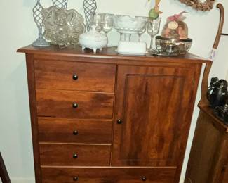 SMALL DOOR CHEST