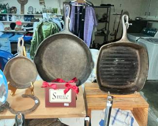 CAST IRON SKILLETS