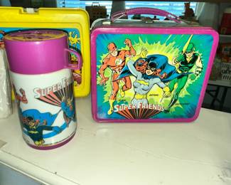 SEVERAL VINTAGE LUNCH KITS!