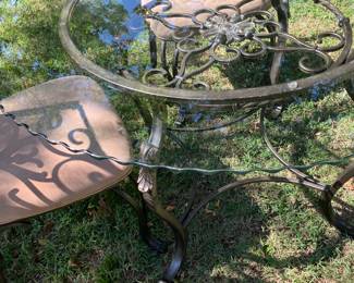 Glass top table with 4 chairs $$100!