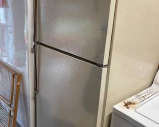 Nice Kenmore refrigerator- great for a second refrigerator