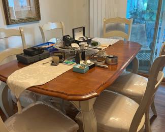 Dining Table with 6 Chairs & one Leaf