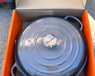 Le Creuset Signature Round Braiser 