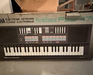 Yamaha PortaSound PSS 470 Electric Keyboard