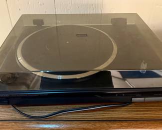 Vintage Kenwood KD 492F  Full-Automatic, Belt-Drive Turntable