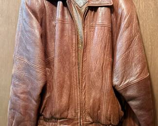 ROUNDTREE & YORKE Men's Leather Jacket