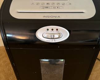 Insignia Micro Cut Paper Shredder