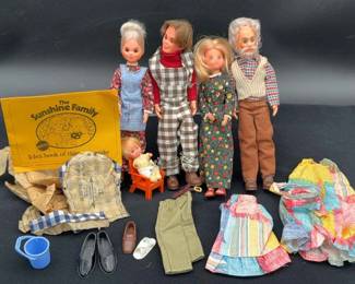 Vintage ‘The Sunshine Family’ Dolls With Clothing Patterns 