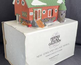 Department 56 “Pennsylvania Dutch Barn” New England Village Series